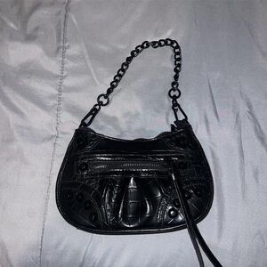 Steve Madden Elegant Black Croc-Embossed Chain Shoulder Bag